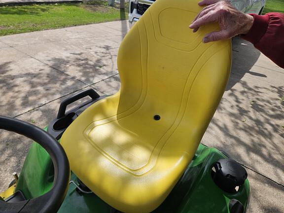 Image of John Deere X590 equipment image 4