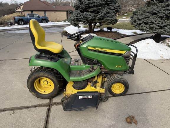 Image of John Deere X590 equipment image 2