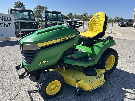 Image of John Deere X590 equipment image 1