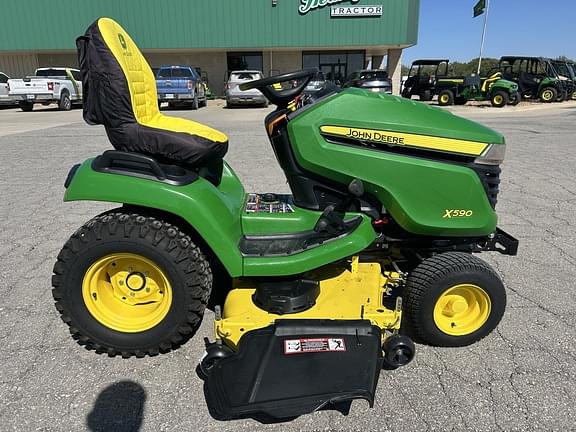 Image of John Deere X590 equipment image 4