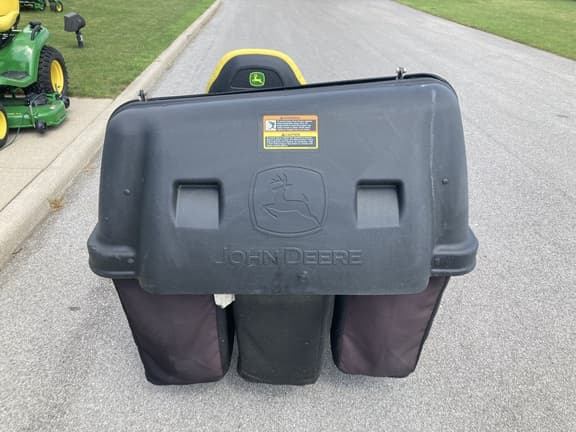 Image of John Deere X590 equipment image 3