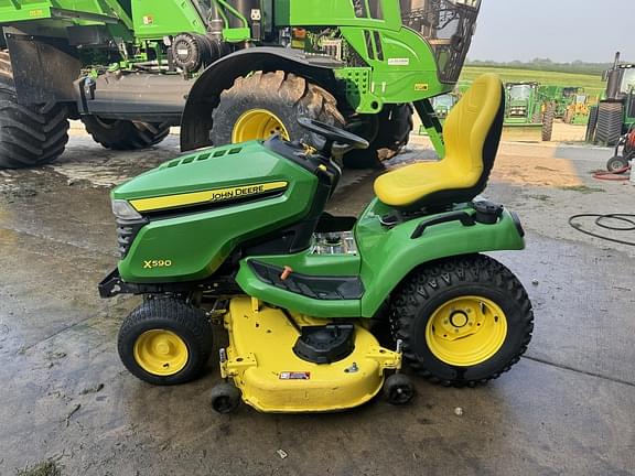 Image of John Deere X590 equipment image 1