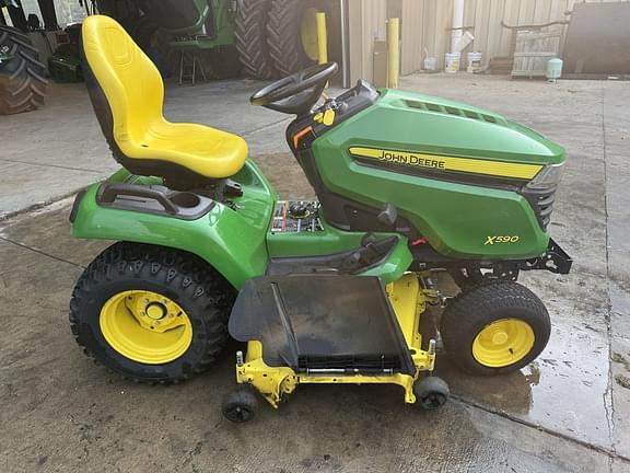 Image of John Deere X590 equipment image 4