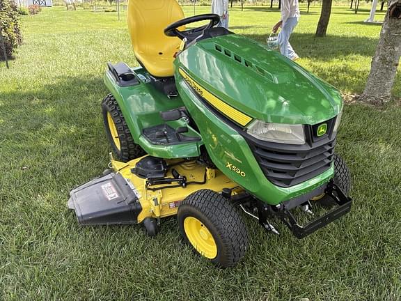 Image of John Deere X590 equipment image 1