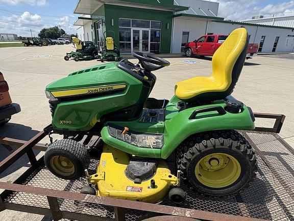 Image of John Deere X590 equipment image 2