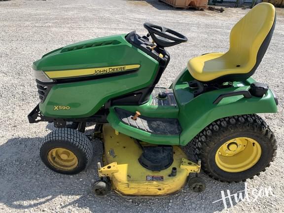 Image of John Deere X590 equipment image 3