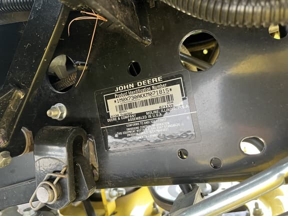 Image of John Deere X730 equipment image 4