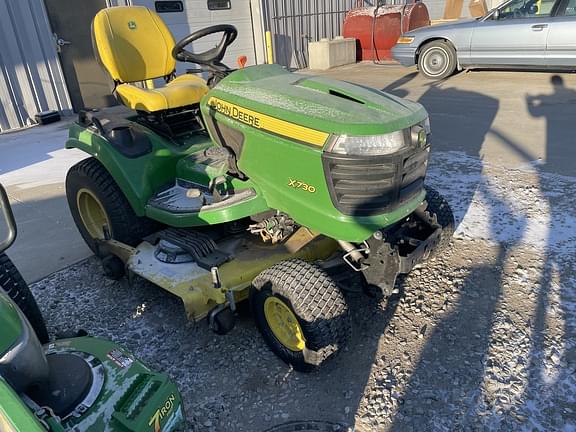 Image of John Deere X730 equipment image 2