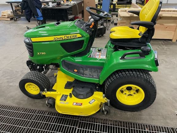 Image of John Deere X730 equipment image 1