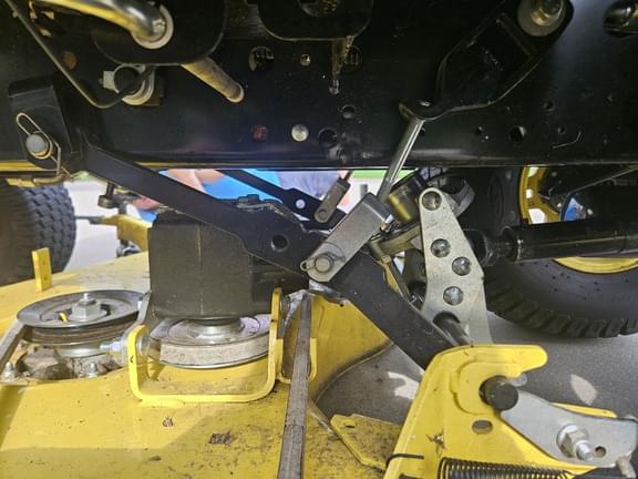 Image of John Deere X730 equipment image 4