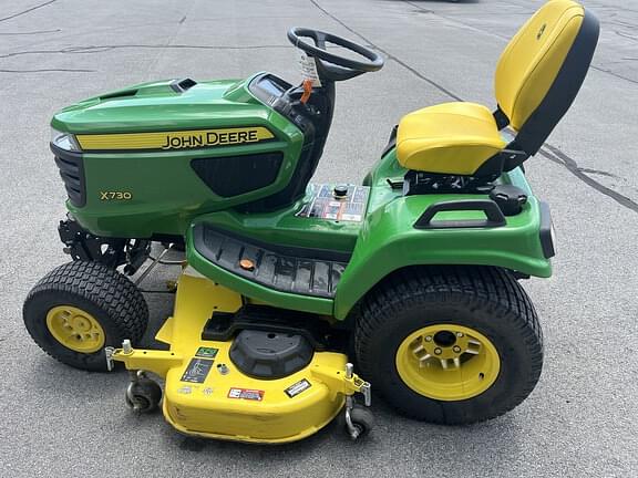 Image of John Deere X730 equipment image 4