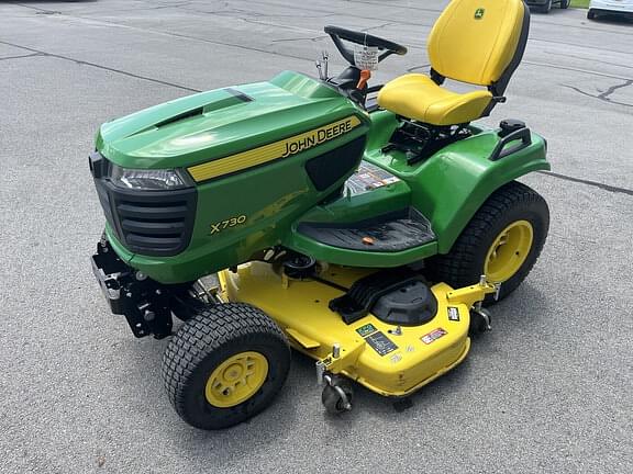 Image of John Deere X730 equipment image 2