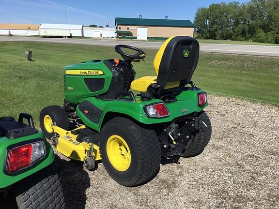 Image of John Deere X730 equipment image 3