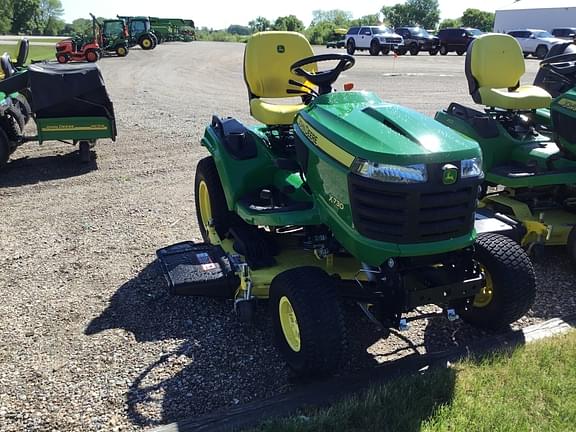 Image of John Deere X730 equipment image 1