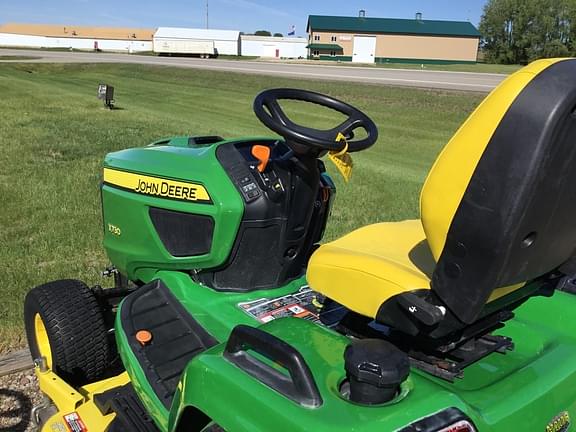Image of John Deere X730 equipment image 2