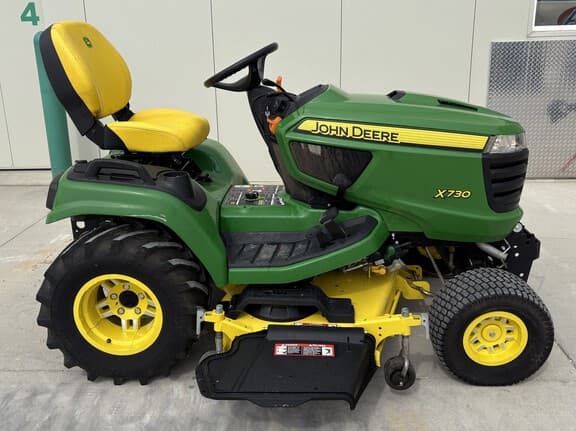 Image of John Deere X730 equipment image 1
