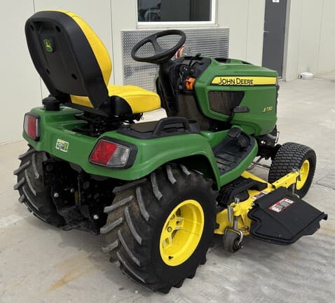 Image of John Deere X730 equipment image 2