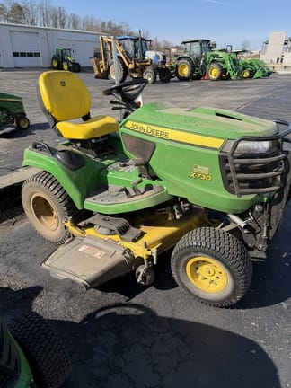 2019 John Deere X730 Equipment Image0