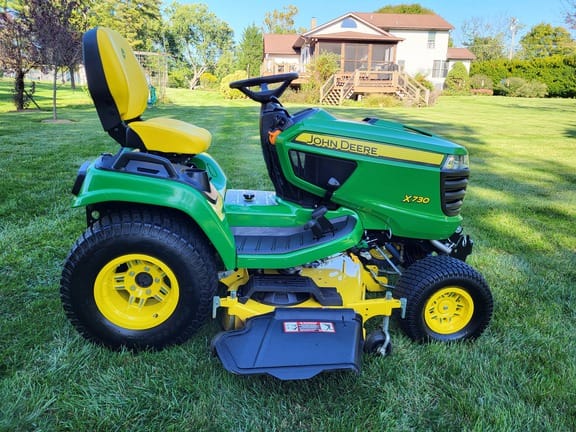 Main image John Deere X730