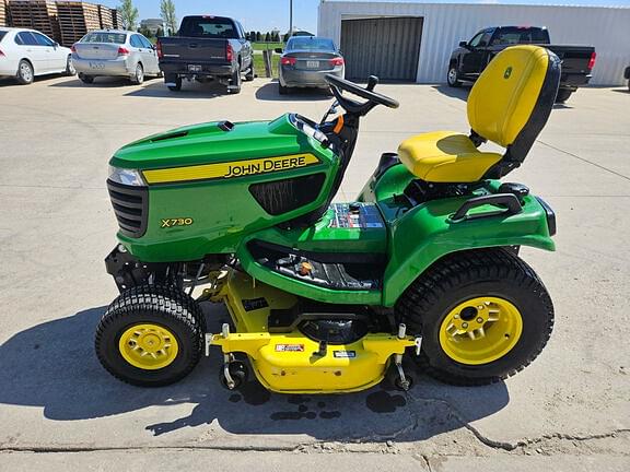 Image of John Deere X730 equipment image 2