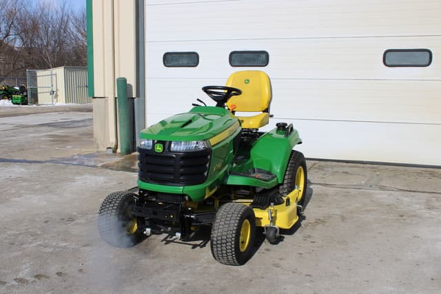 Image of John Deere X730 equipment image 1