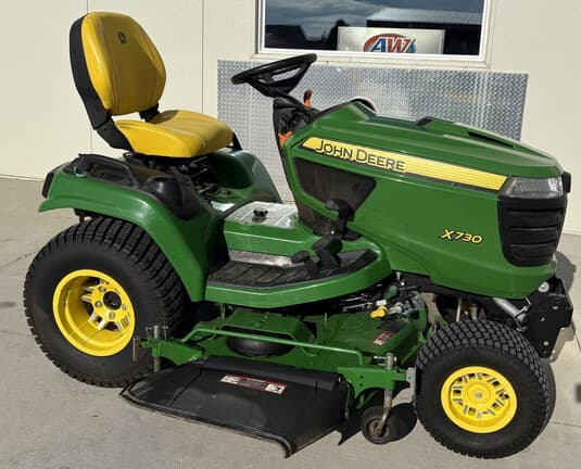 Image of John Deere X730 equipment image 1