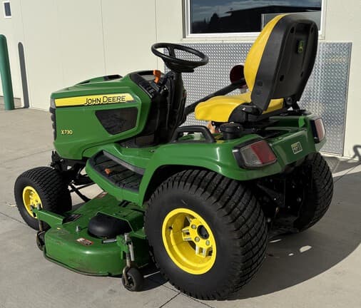 Image of John Deere X730 equipment image 4