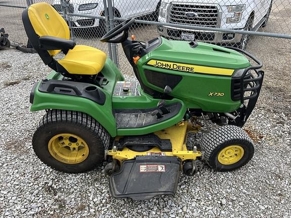 Image of John Deere X730 equipment image 3