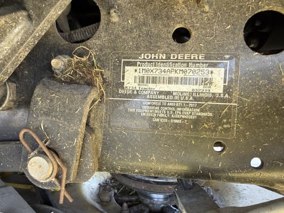 Image of John Deere X734 equipment image 4