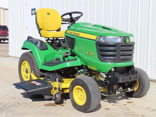 Image of John Deere X734 equipment image 2