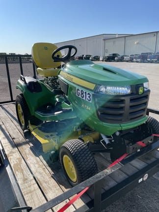 2019 John Deere X734 Equipment Image0
