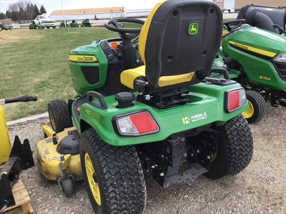 Image of John Deere X734 equipment image 4