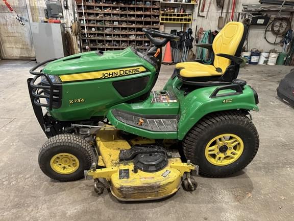 Image of John Deere X734 equipment image 1