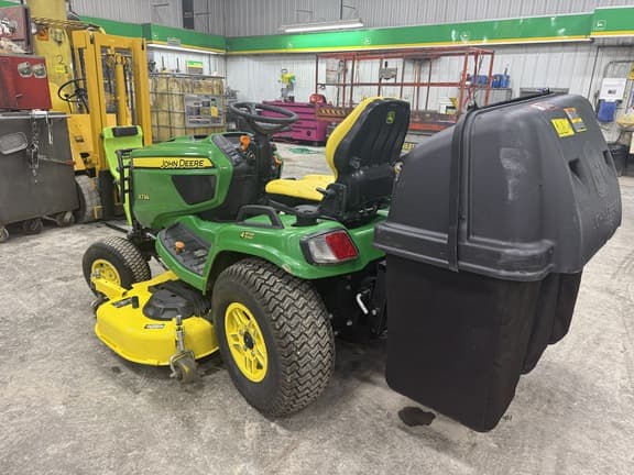 Image of John Deere X734 equipment image 3