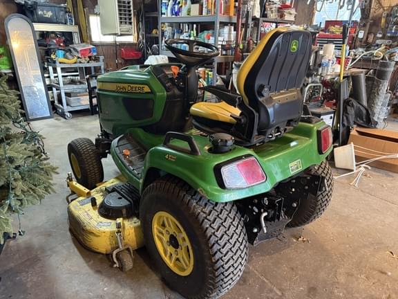 Image of John Deere X734 equipment image 4