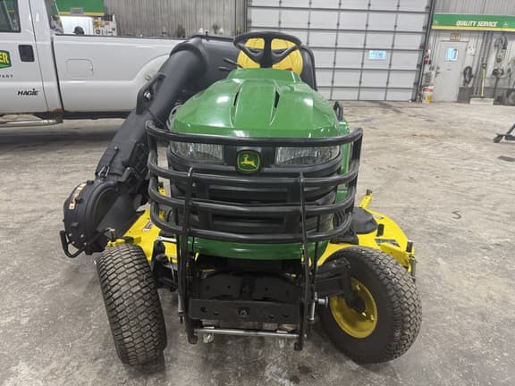 Image of John Deere X734 equipment image 4