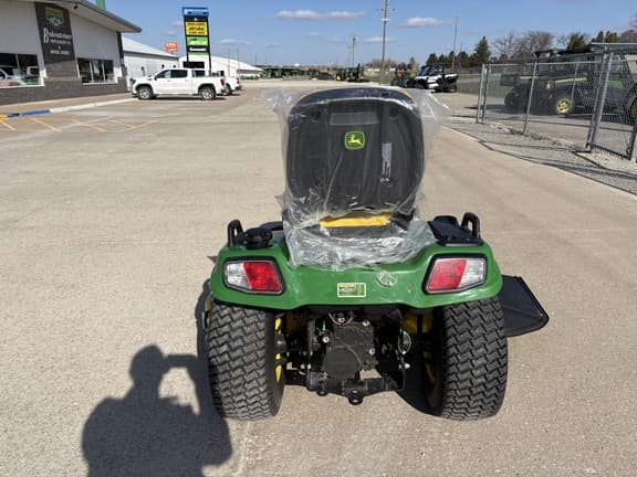 Image of John Deere X734 equipment image 3