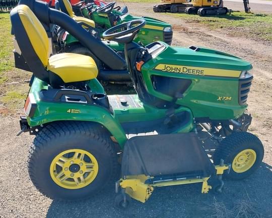 Image of John Deere X734 equipment image 2