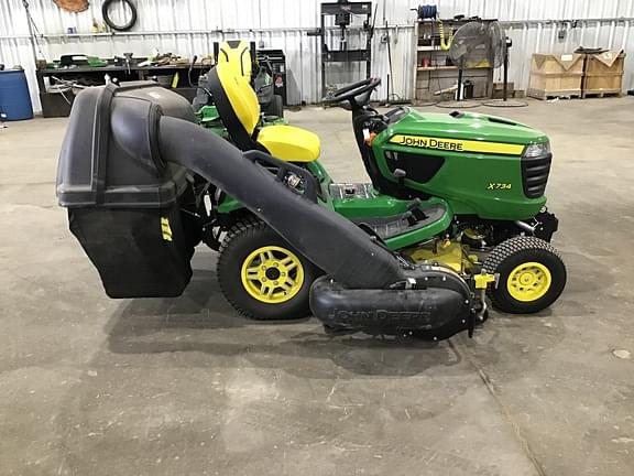 Image of John Deere X734 equipment image 2