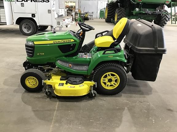 Image of John Deere X734 equipment image 3