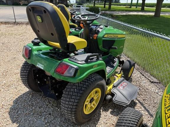 Image of John Deere X734 equipment image 3
