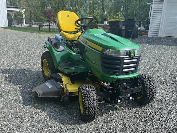 Image of John Deere X738 equipment image 1
