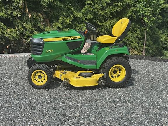 Image of John Deere X738 Primary image