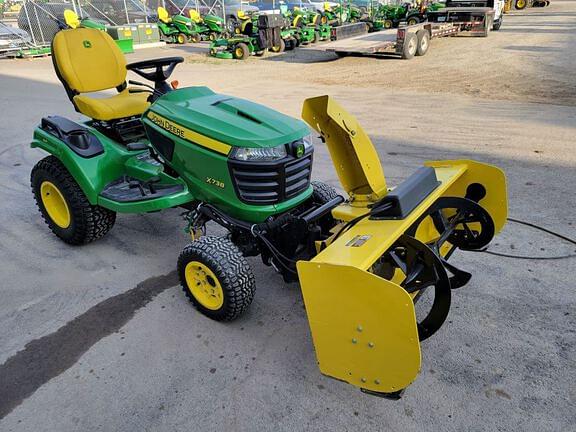 Image of John Deere X738 equipment image 3