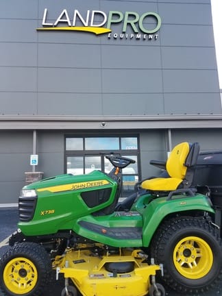 Main image John Deere X738