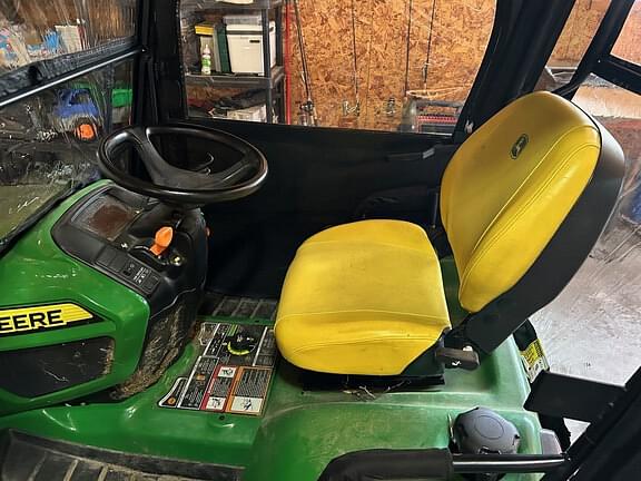 Image of John Deere X738 equipment image 4