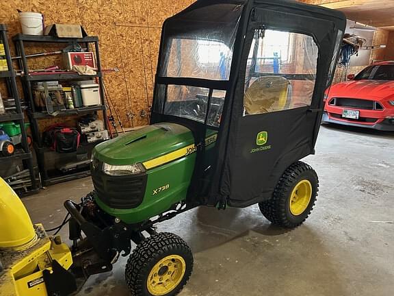 Image of John Deere X738 equipment image 1