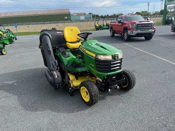 Image of John Deere X738 equipment image 2