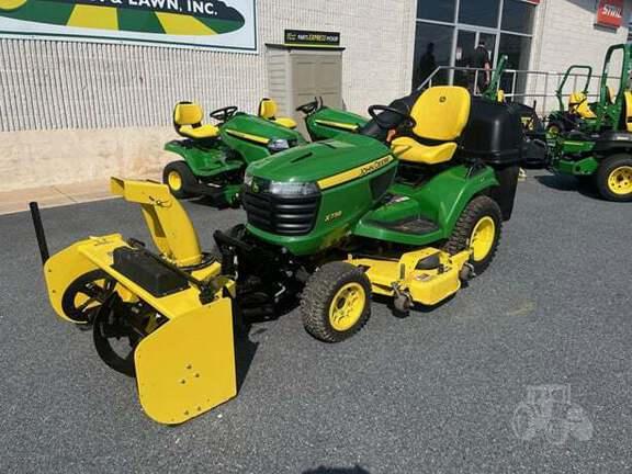 Image of John Deere X738 Image 0