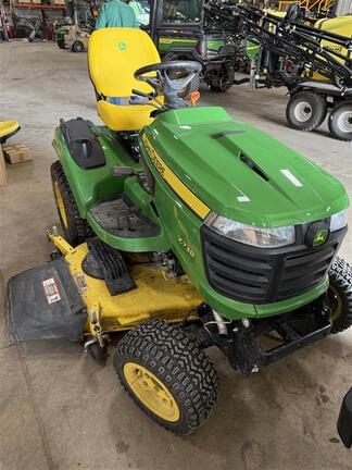 Image of John Deere X738 equipment image 1